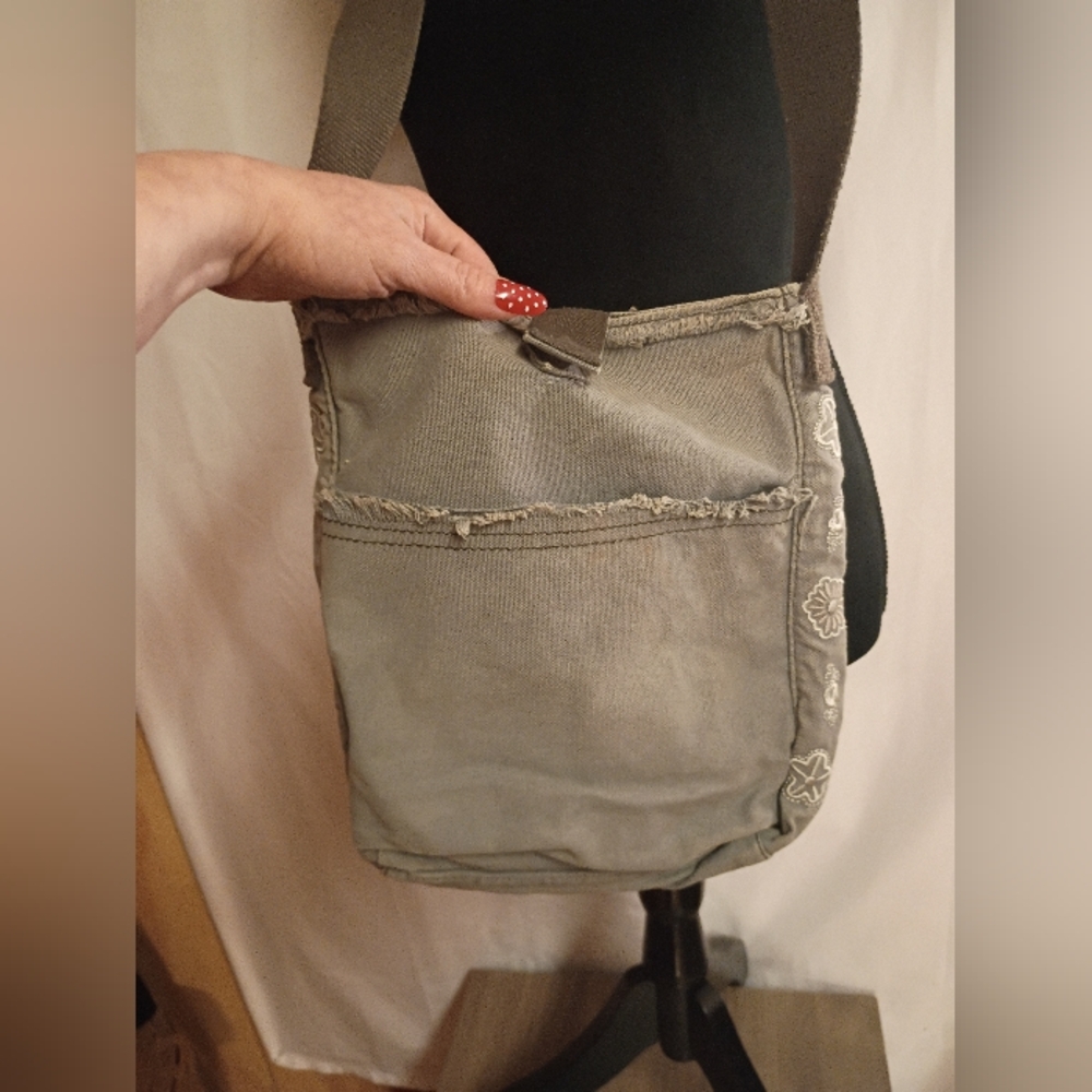 Thirty-One Gray Canvas Messenger Bag
